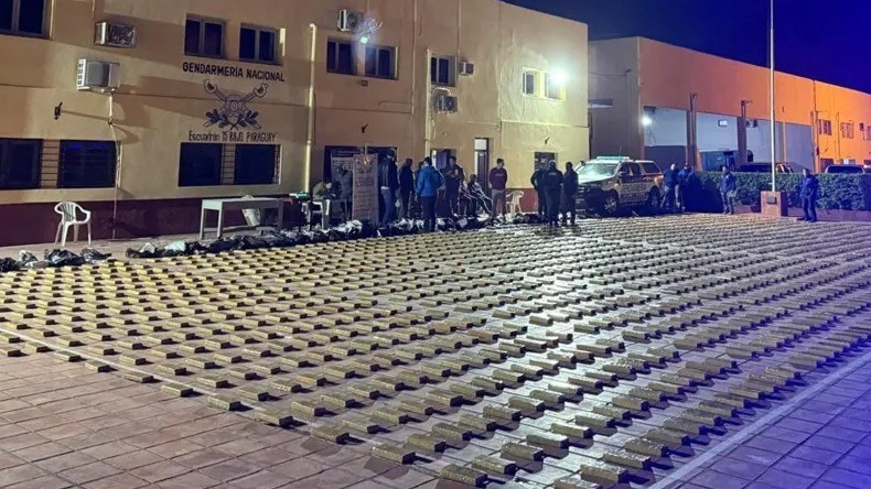 Interceptan en Formosa un camión que llevaba casi 1.500 kilos de marihuana hacia Chile