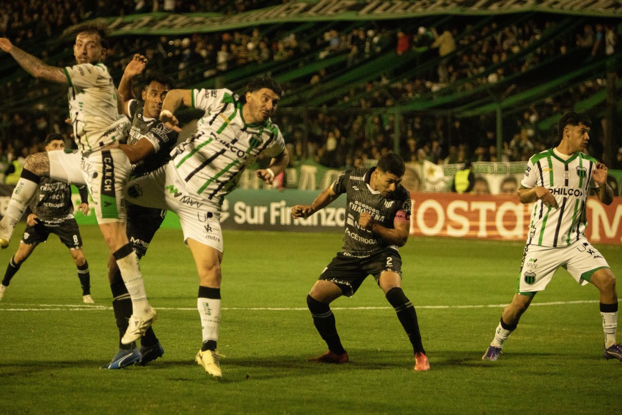  For Ever sumó en Mataderos y sigue en zona de Reducido
