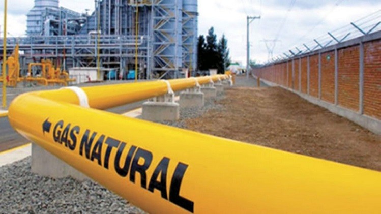 Mientras Vaca Muerta tiene una producción récord, Argentina le compra gas a Chile