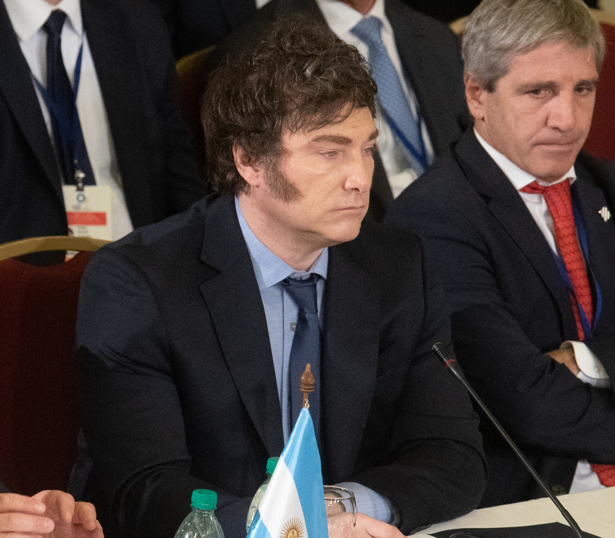 Milei y Caputo preocupados: a 6 de cada 10 argentinos le cuesta llegar a fin de mes  