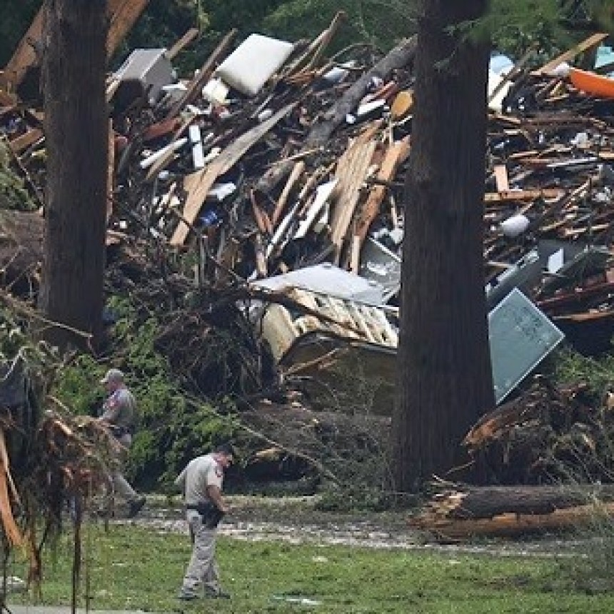 Texas: se elevó a 51 la cifra de muertos por las inundaciones y hay 27 nenas desaparecidas  