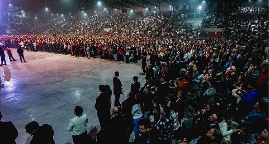 Destacada figura de la iglesia Portal del Cielo es acusada de haber abusado a una niña