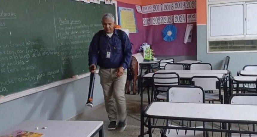 Fontana: Realizan operativos de sanitización en escuelas