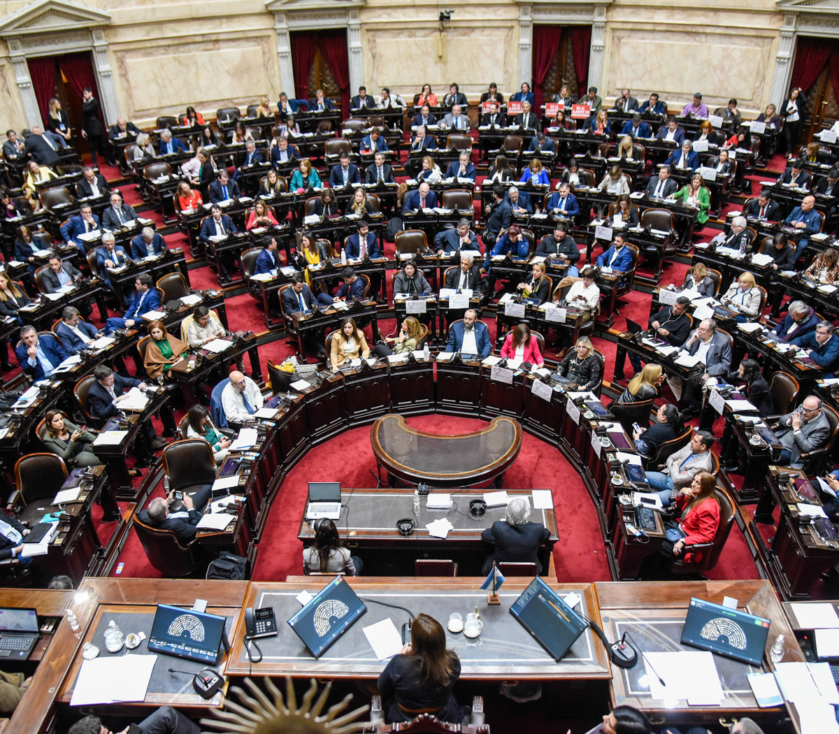 La oposición presiona para sesionar, pero los gobernadores enfrían la disputa a la espera del diálogo con Nación