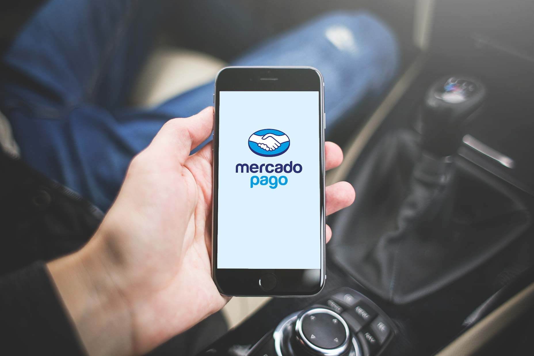 Mercado Pago ya permite comprar dólares oficiales y se acerca al modelo bancario 