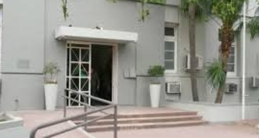 Reclamos de Movimientos Sociales bloquearon todos los accesos al Municipio