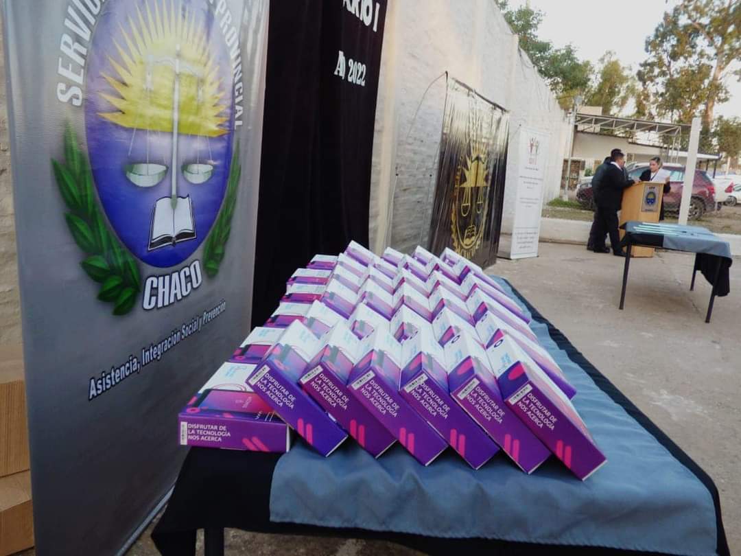 Los presos recibieron tablets por parte de los ministerios de Seguridad y Educación 