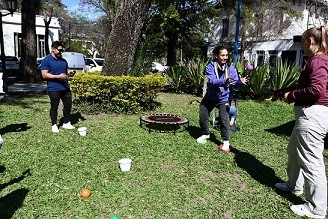 Estudiantes de la UNNE recibieron kits de salud en jornadas dedicadas al cuidado integral 