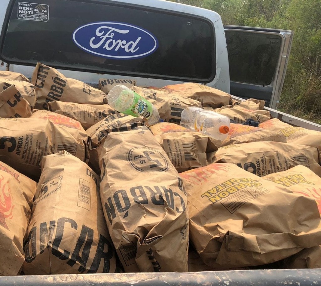 Incautaron más de 1700 kilos de carbón en Colonias Unidas