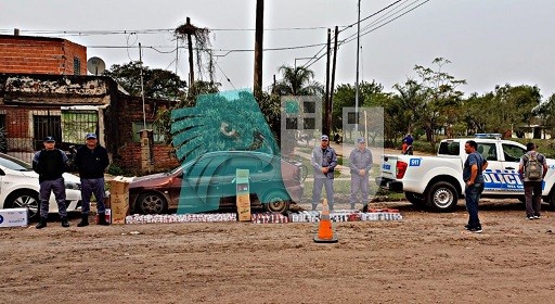 Controlaban papeles de vehículos y encontraron cigarrillos ilegales