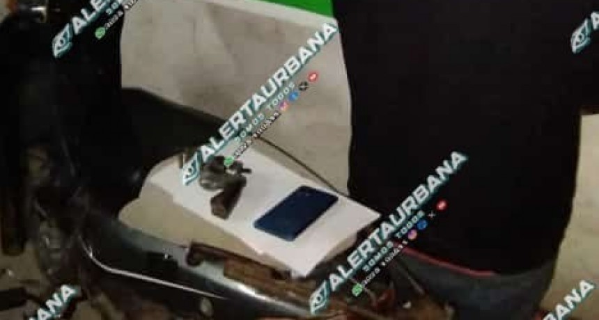 Resistencia: arrojó el arma en un domicilio cuando vio a la policía; previo de apuntar a un hombre y robarle el celular