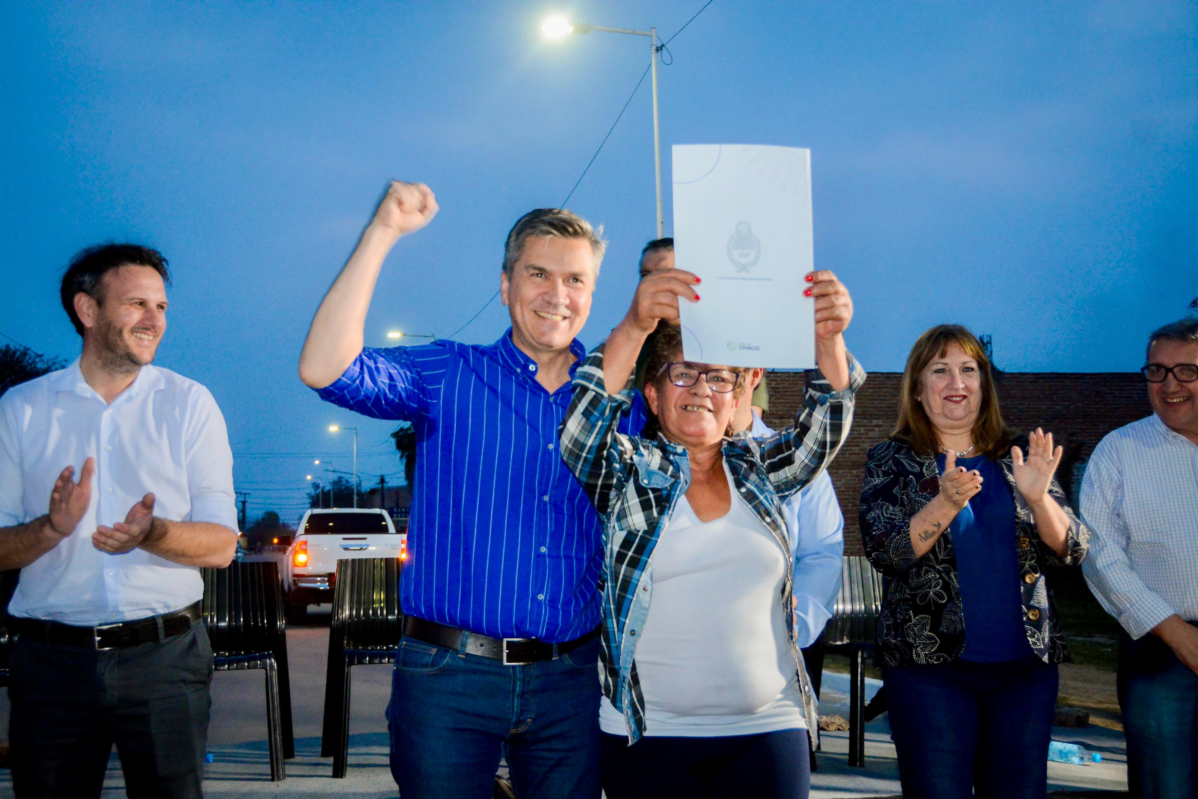 Zdero entregó 196 certificados a beneficiarios del hábitat en Fontana