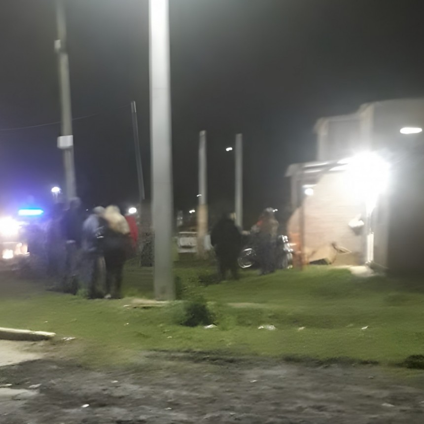 Policías se solidarizaron con niños que vivían en una casa usurpada