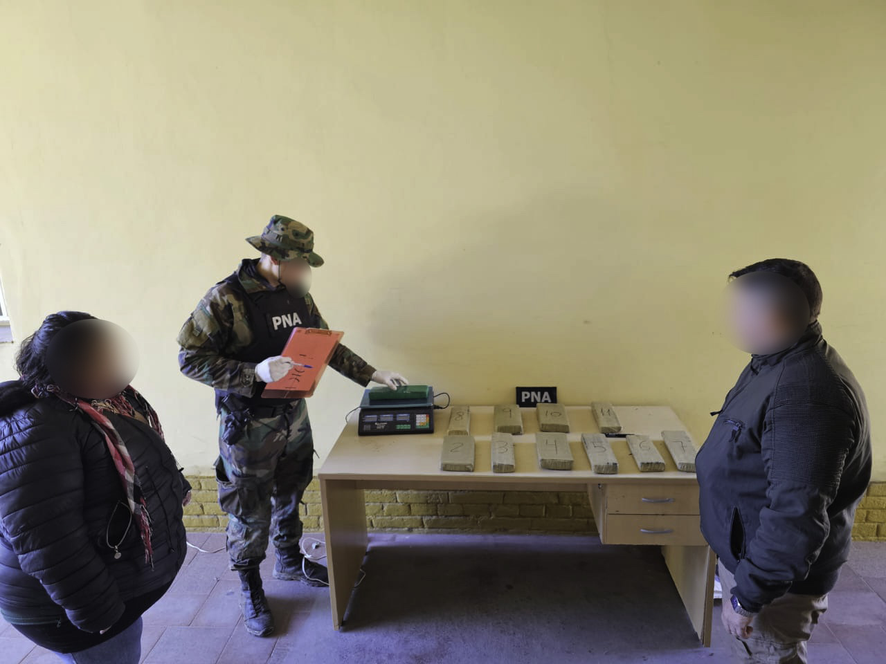 Arpilleras con “sorpresa”: impiden el ingreso de nueve kilos de marihuana en Formosa