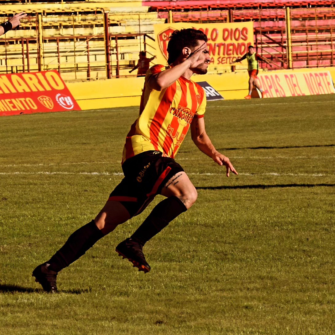  Después de tres meses, Sarmiento ganó y salió de zona de descenso