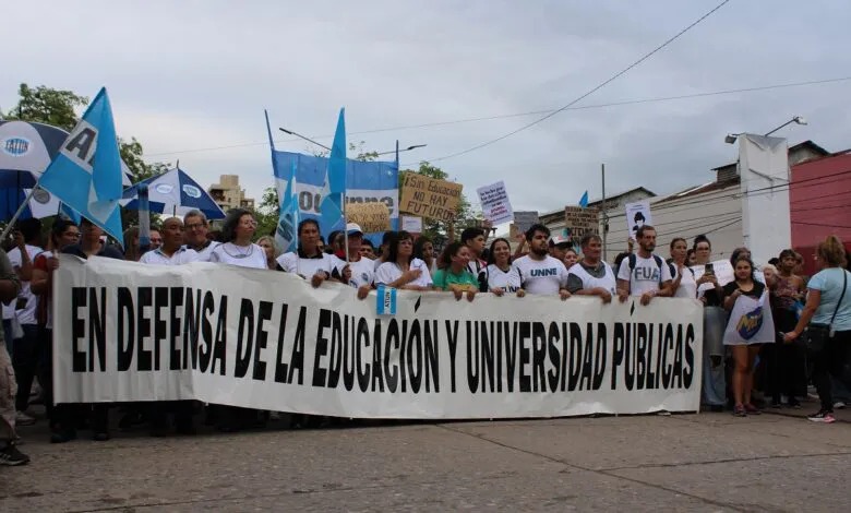 Alertan por el salario de los docentes universitarios: el 95%, al borde de la pobreza