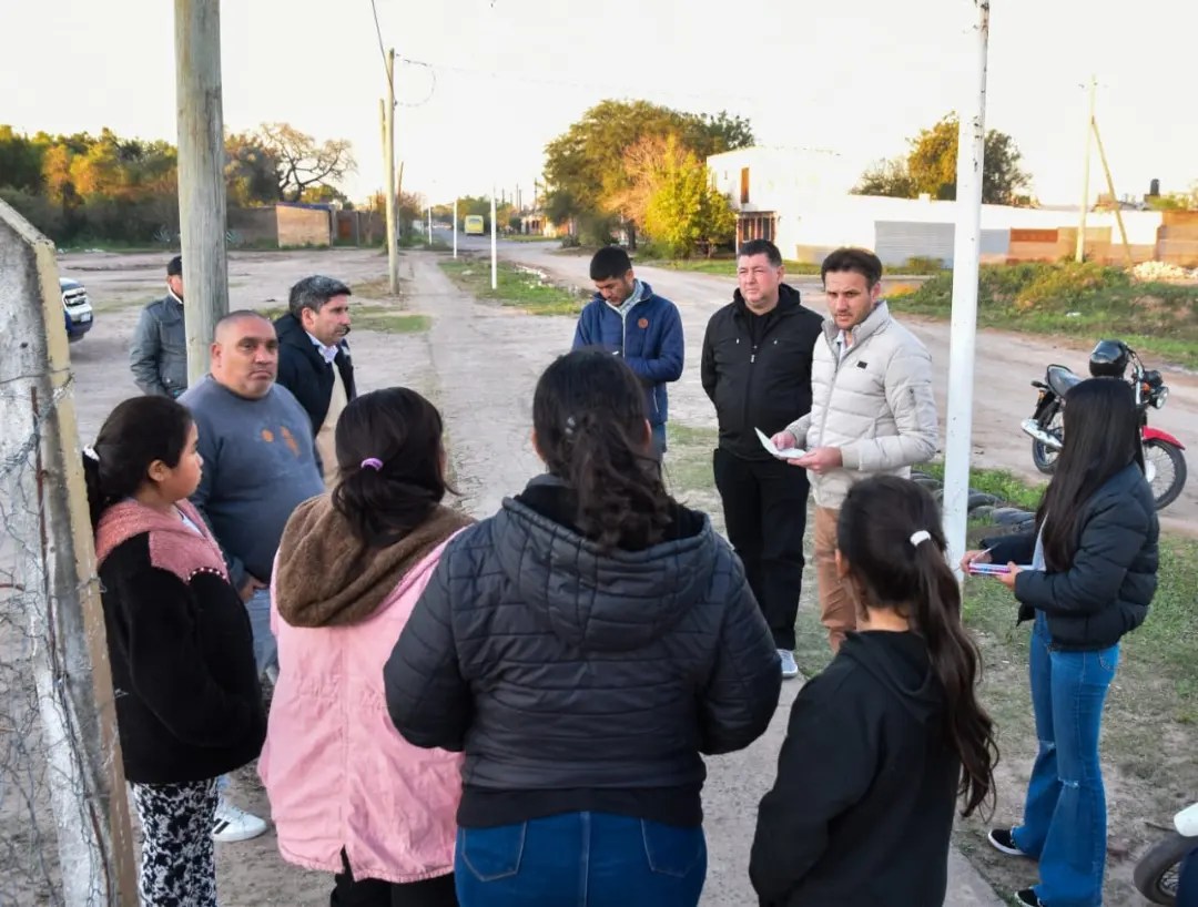 El municipio de Fontana avanza con agenda con vecinos del barrio Camors