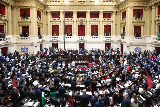  Diputados tratan la Ley Finocchiaro que obliga a las escuelas a abrir los días de paro