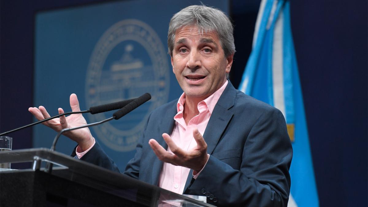 Caputo pone un freno a las expectativas por la pronta salida del cepo