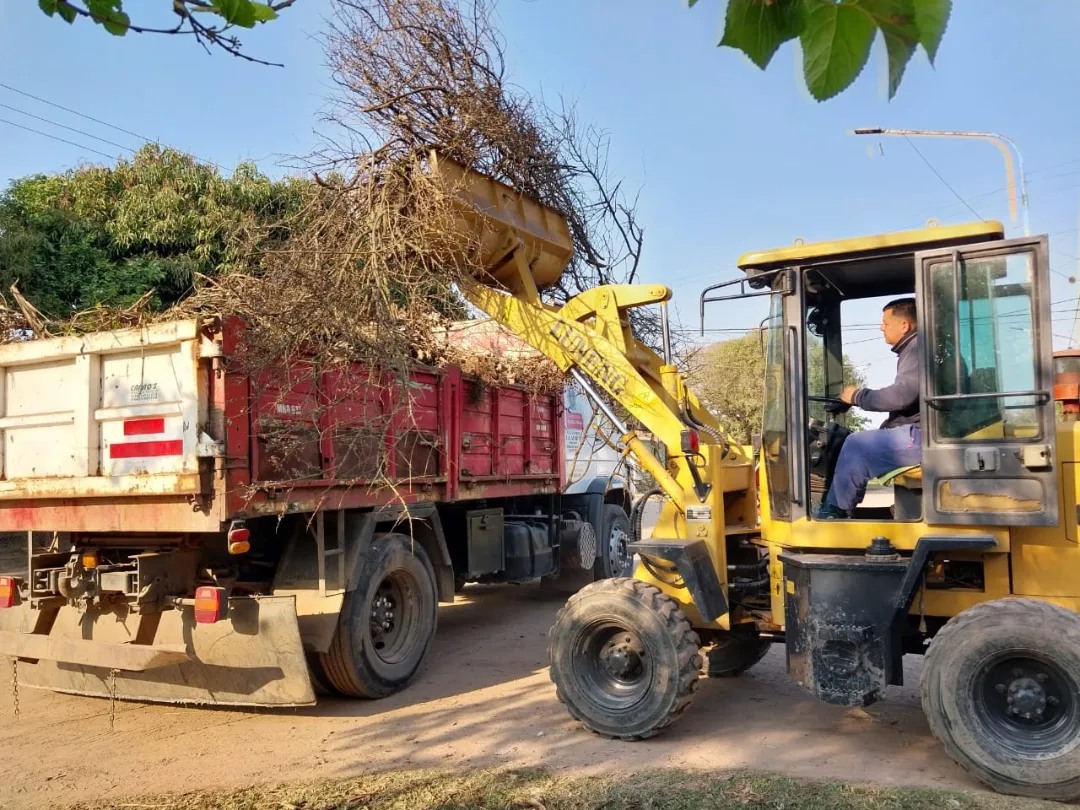 Barranqueras: la Municipalidad realiza tareas en barrios y avenidas de la ciudad