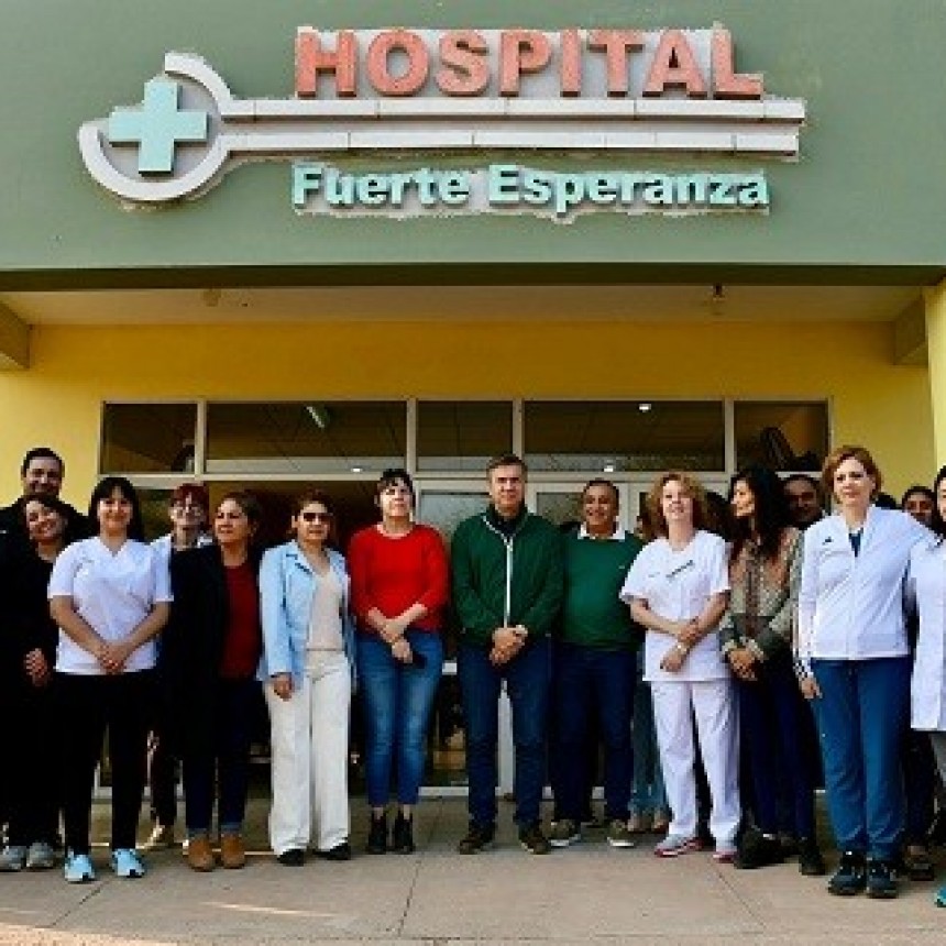 El gobernador acompañó un operativo sanitario en Fuerte Esperanza