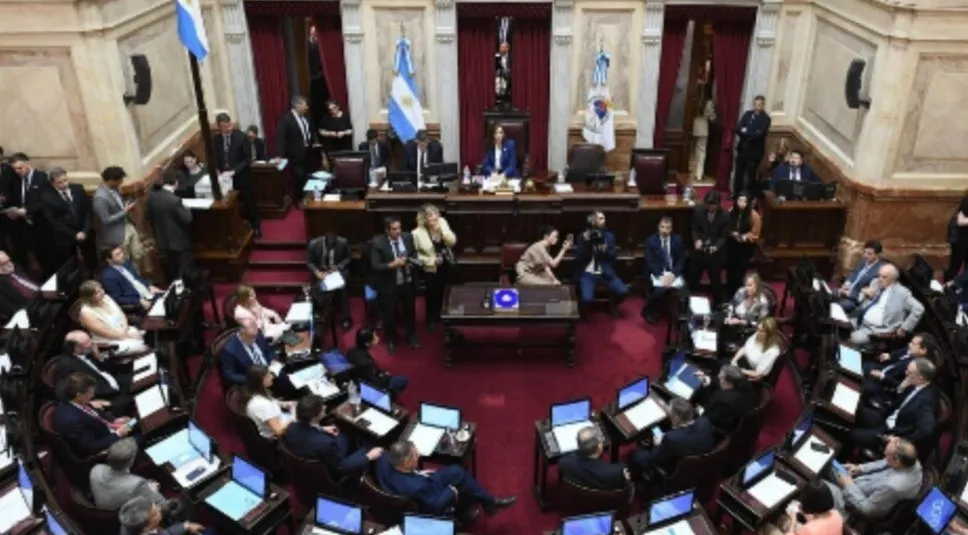 Senado: LLA negocia con la oposición a para posponer la sesión por jubilaciones