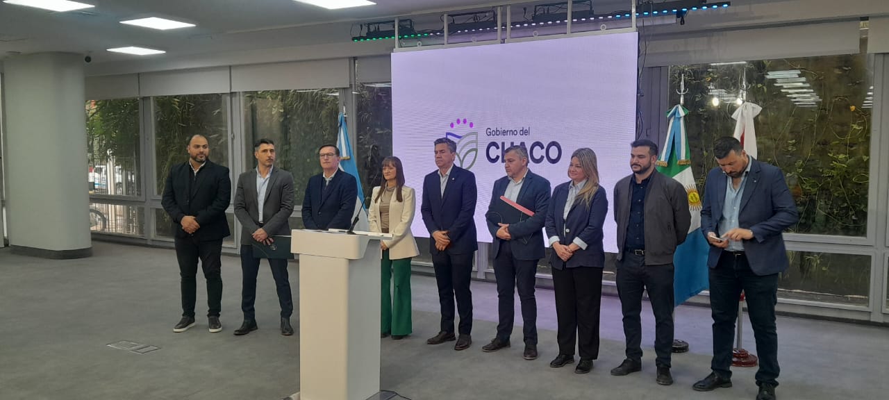 Zdero anunció un aumento salarial para estatales 