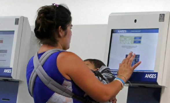 Actualizaron los requisitos para cobrar asignaciones familiares en septiembre
