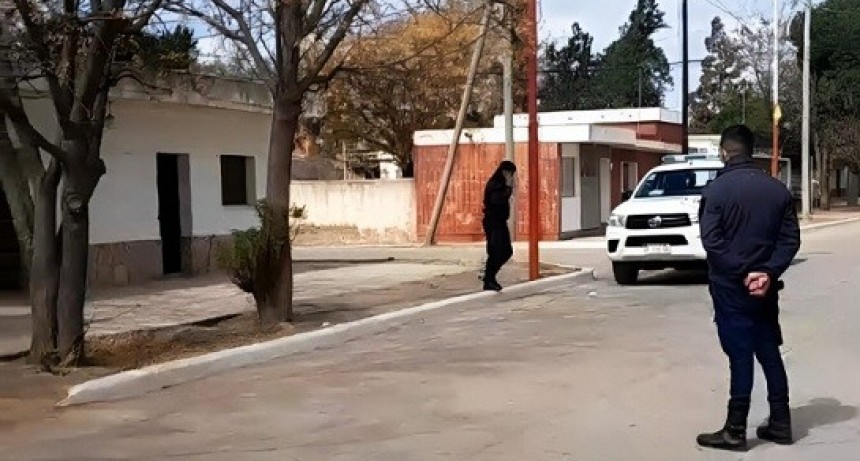Macabro descubrimiento: guardó en la casa el cadáver de un niño por años 