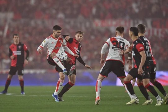 El River  de Gallardo no gana en el torneo local y se aleja de la punta