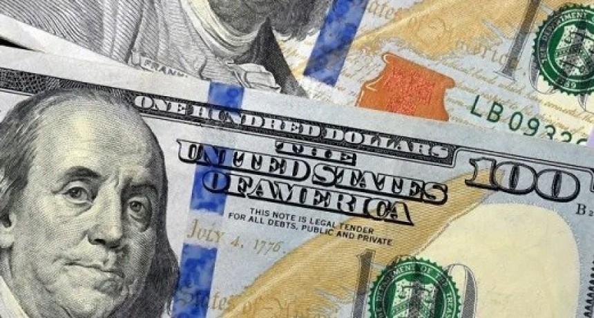 El dólar blue alcanza su valor más bajo desde junio  