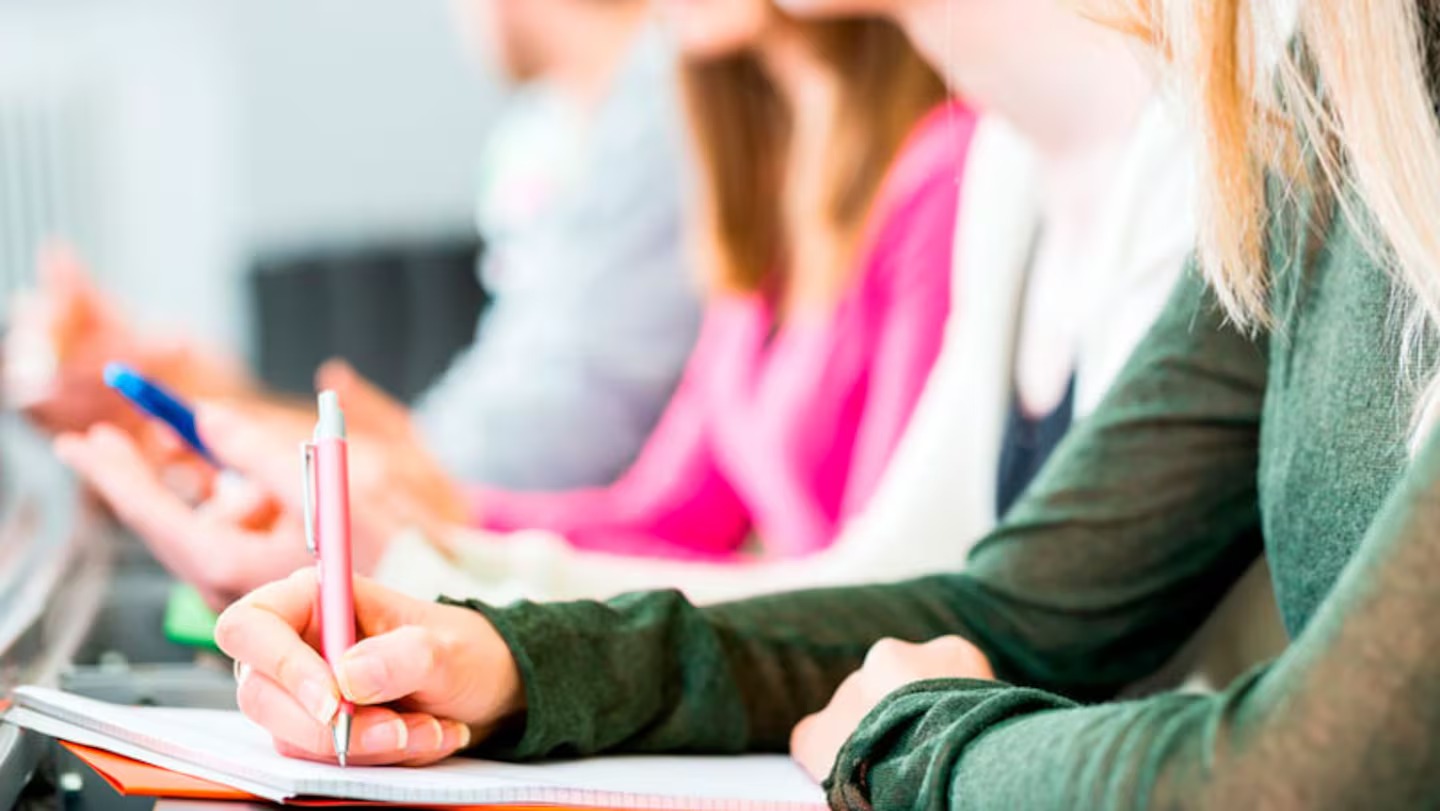 La Inteligencia Artificial eligió las cinco carreras más “fáciles” de estudiar en la Argentina
