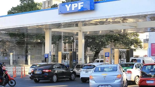 Combustible en Resistencia: YPF bajó la nafta y Shell y Axion aplicaron subas de más del 2% 