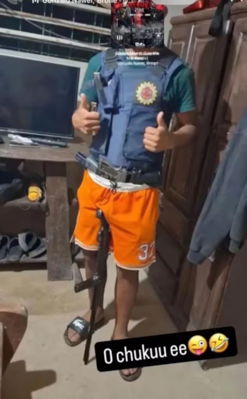 El Orejudo, el terror de Córdoba: 16 años, mató a un vecino y se saca foto con armas