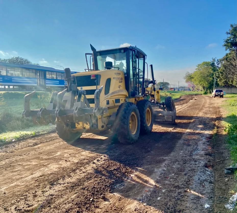 El municipio de Fontana completó trabajos de perfilado y limpieza en pasaje Alvear