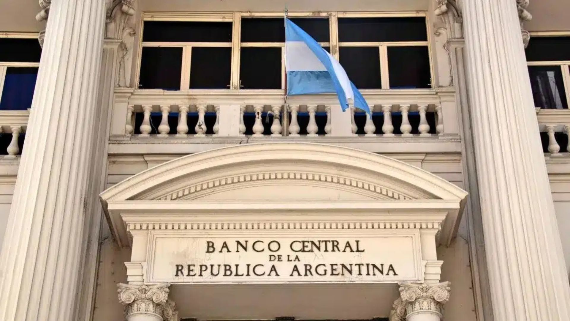 El BCRA endureció el régimen de encajes para aspirar más pesos