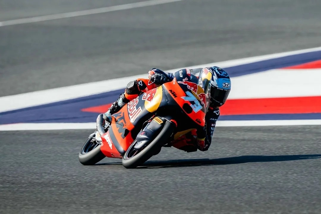 Valentín Perrone logra histórica pole en Moto3 en Austria 