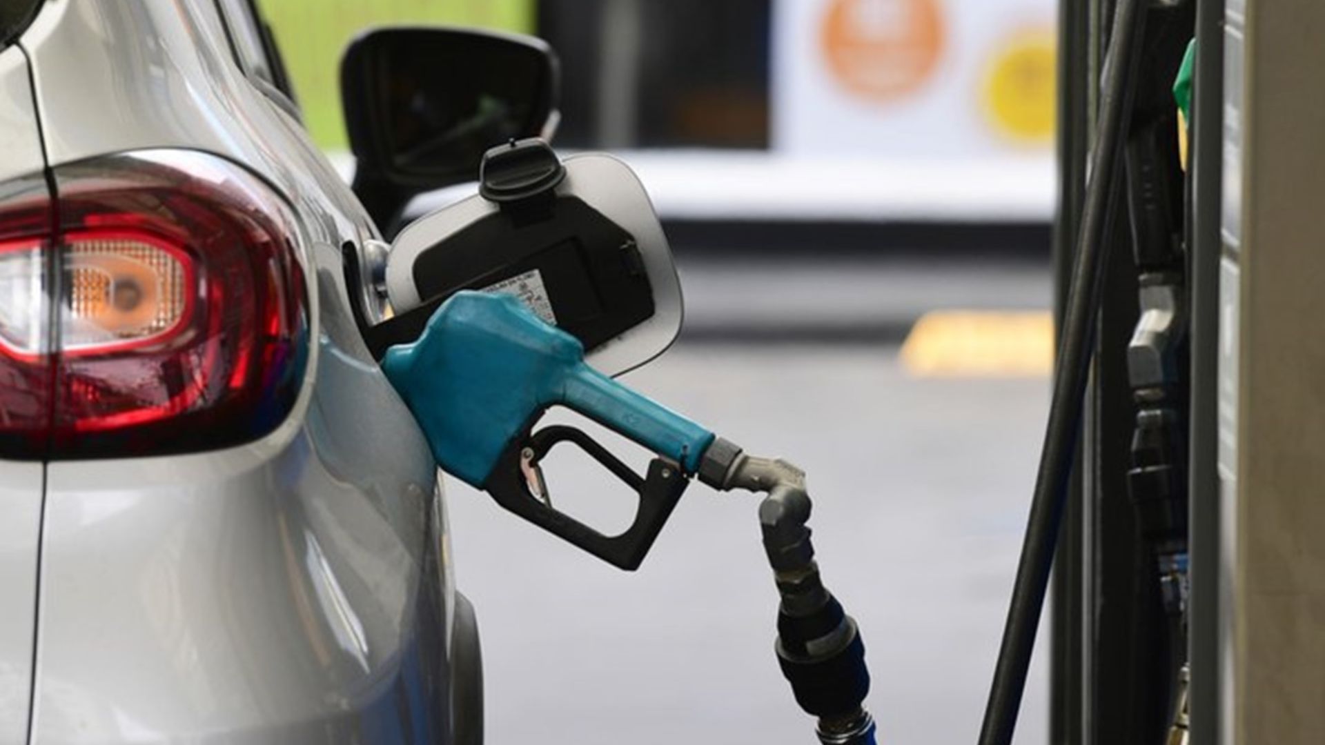 Sorpresivo aumento en el precio de combustibles