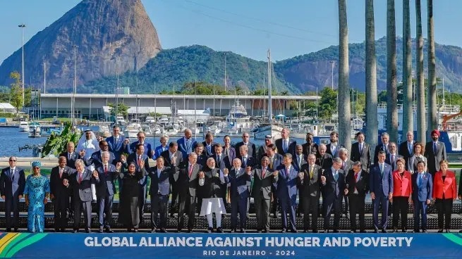 Milei, entre los líderes con mejor imagen del mundo, según encuesta global 