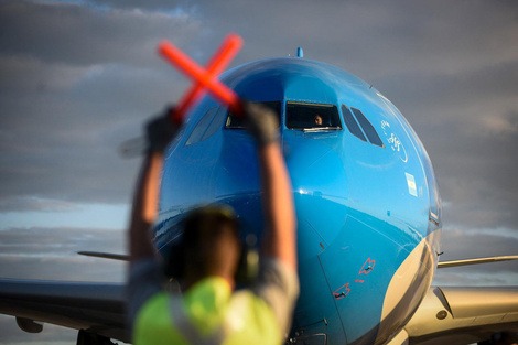 Controladores aéreos confirman cinco paros y habrá demoras en vuelos nacionales e internacionales 