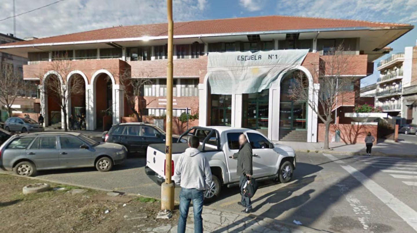 Intolerancia en Santa Fe: una madre le pegó a una maestra durante una reunión de padres