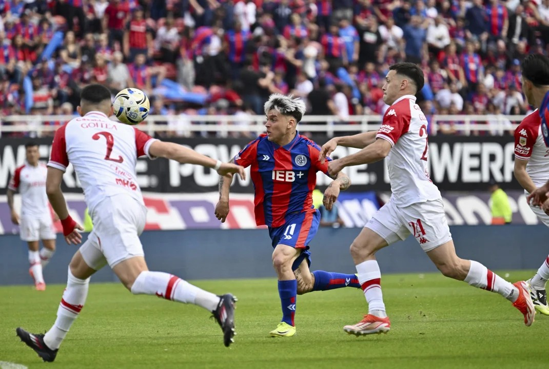 San Lorenzo y Huracán empataron sin goles en el clásico por la Liga Profesional 