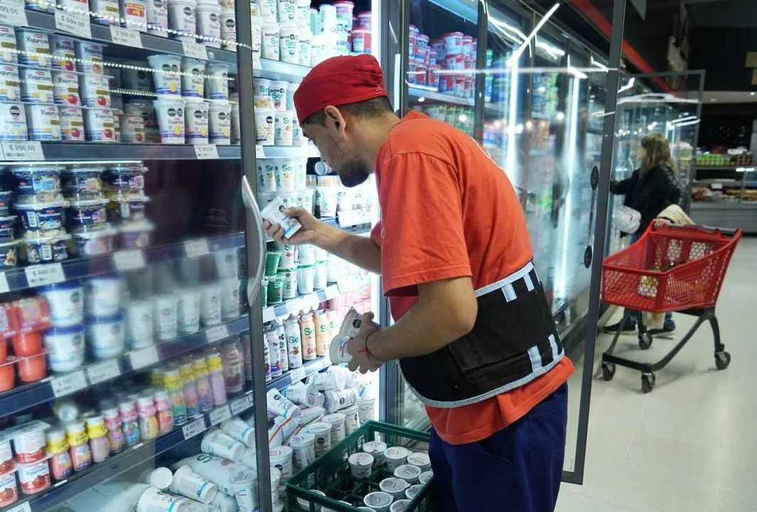 Suba del dólar: alimenticias empezaron a remarcar y piden subas de hasta el 8%