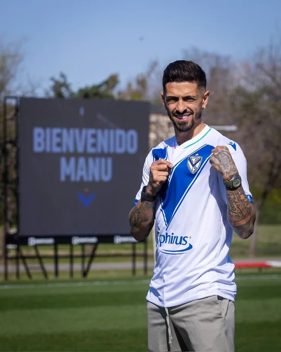 Lanzini fue presentado en Vélez tras su salida de River 