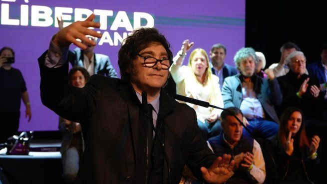 “Les estamos afanando los choreos”: el lapsus de Milei en pleno escándalo por las coimas
