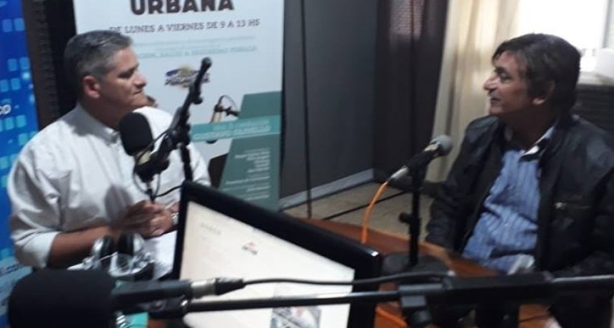 Sólo la levante para darle caramelos y se fue a la casa