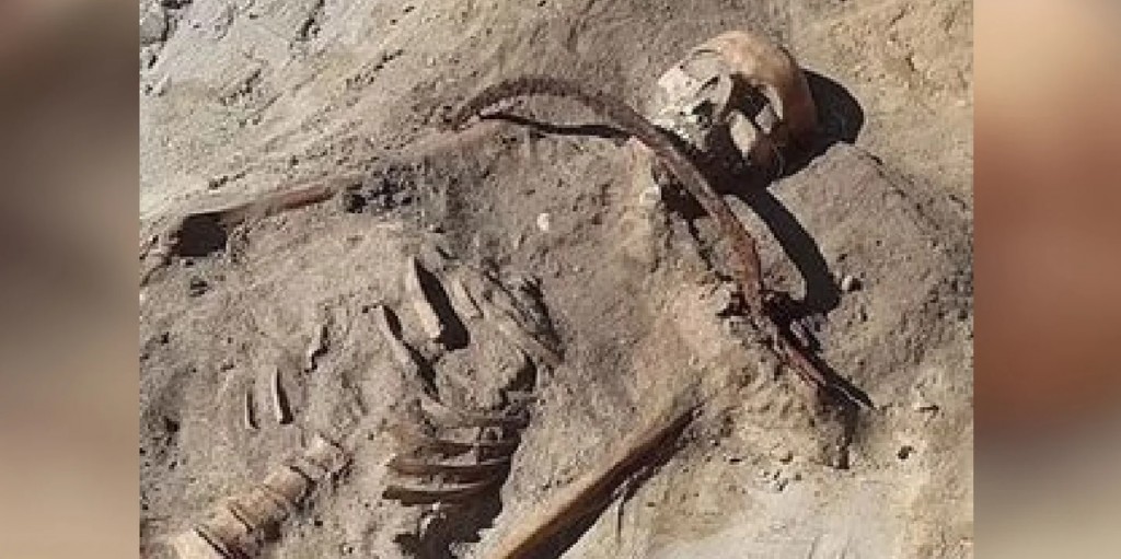 Encontraron restos humanos del siglo XVII y aseguran que son de “una mujer vampiro”