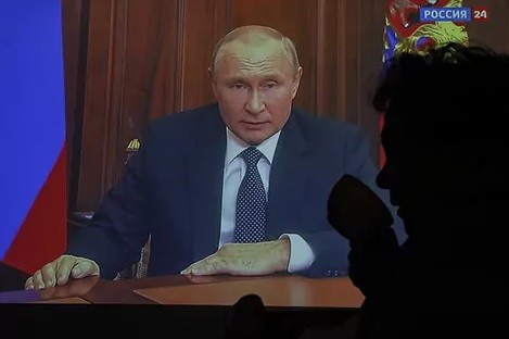 La escalada de Vladimir Putin agota los pasajes para huir de Rusia
