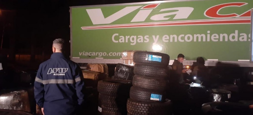 Contrabando de neumáticos: Aduana incautó mercadería por $320 millones