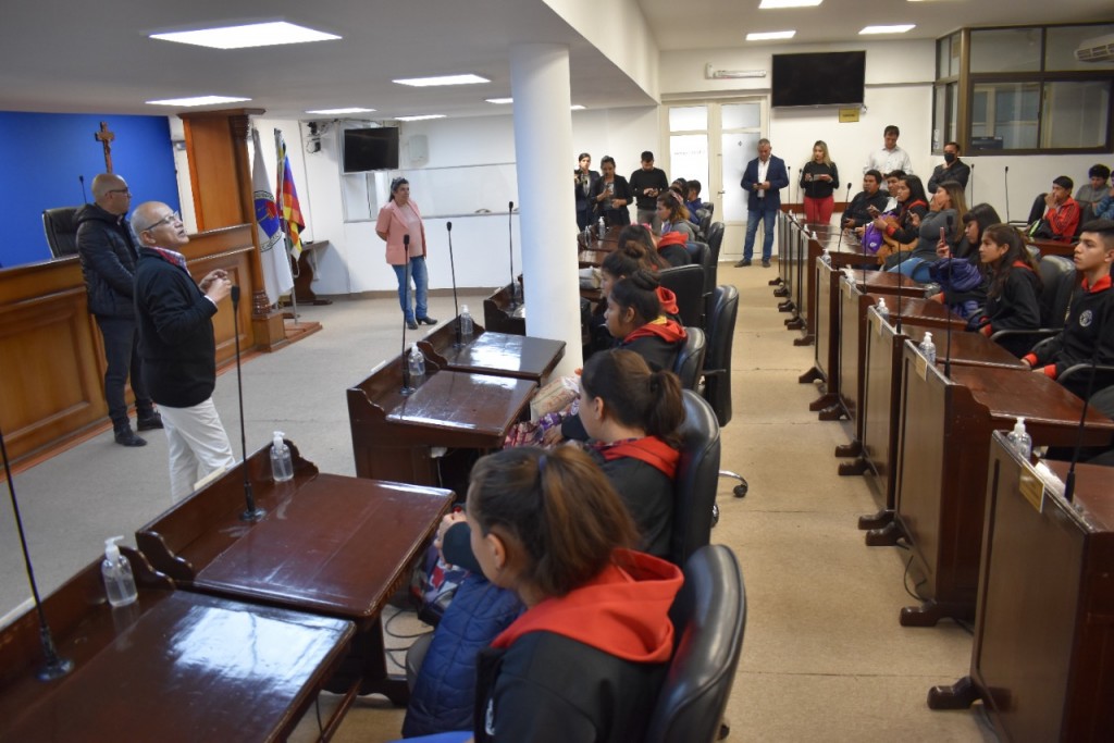 Estudiantes de la Colonia El Pastoril conocieron el recinto legislativo